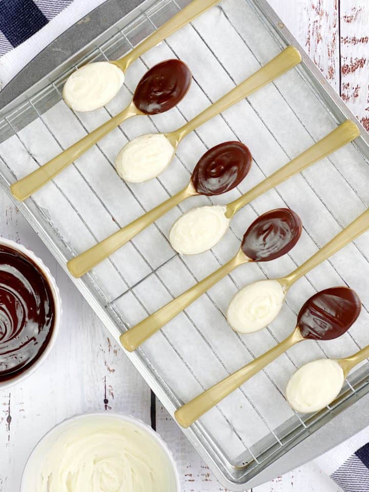 spoons with chocolate and white chocolate ganache 