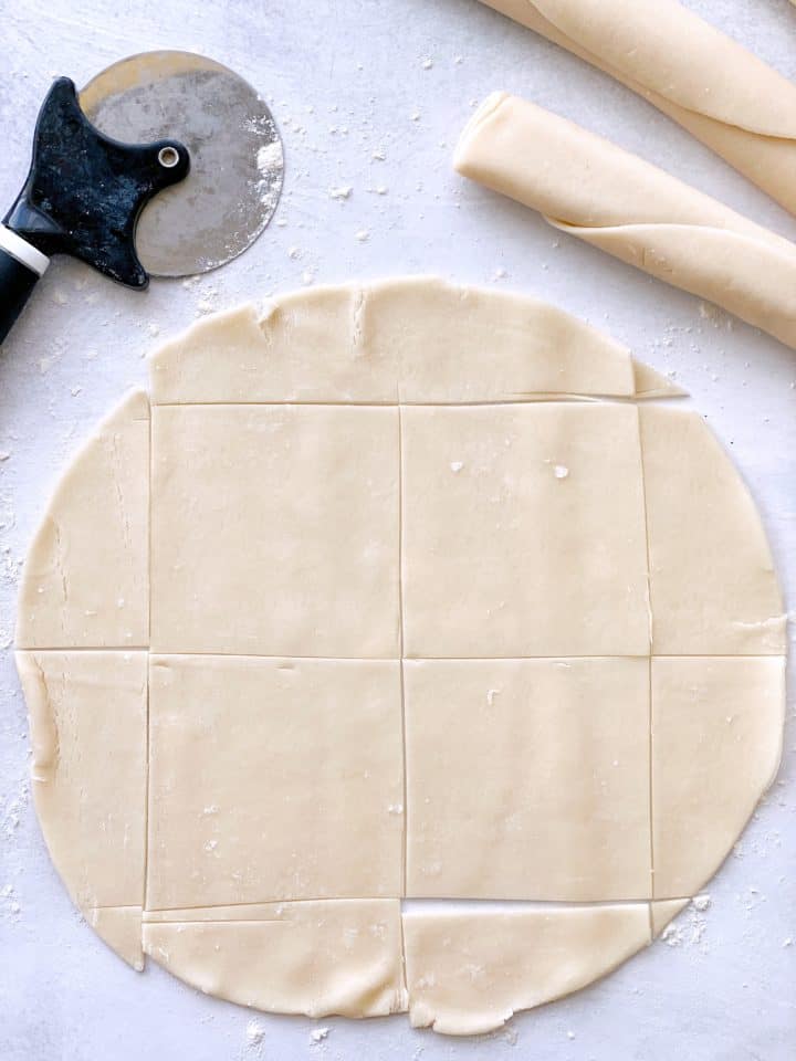 Cut pie dough 