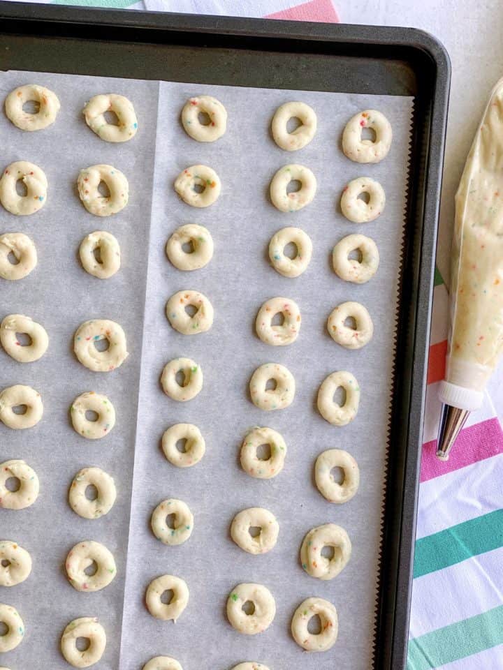 Donut holes on a baking sheet 