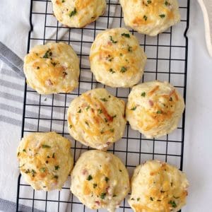 cheddar biscuits on a wire rack