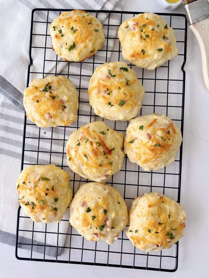 cheddar biscuits on a wire rack 