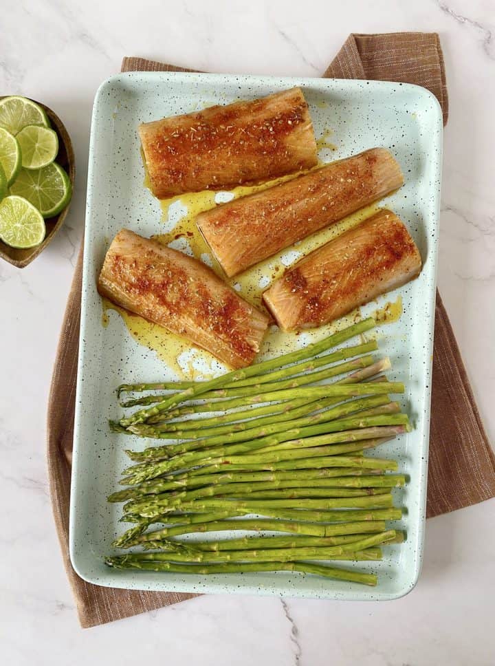 baking sheet with fish and asparagus 