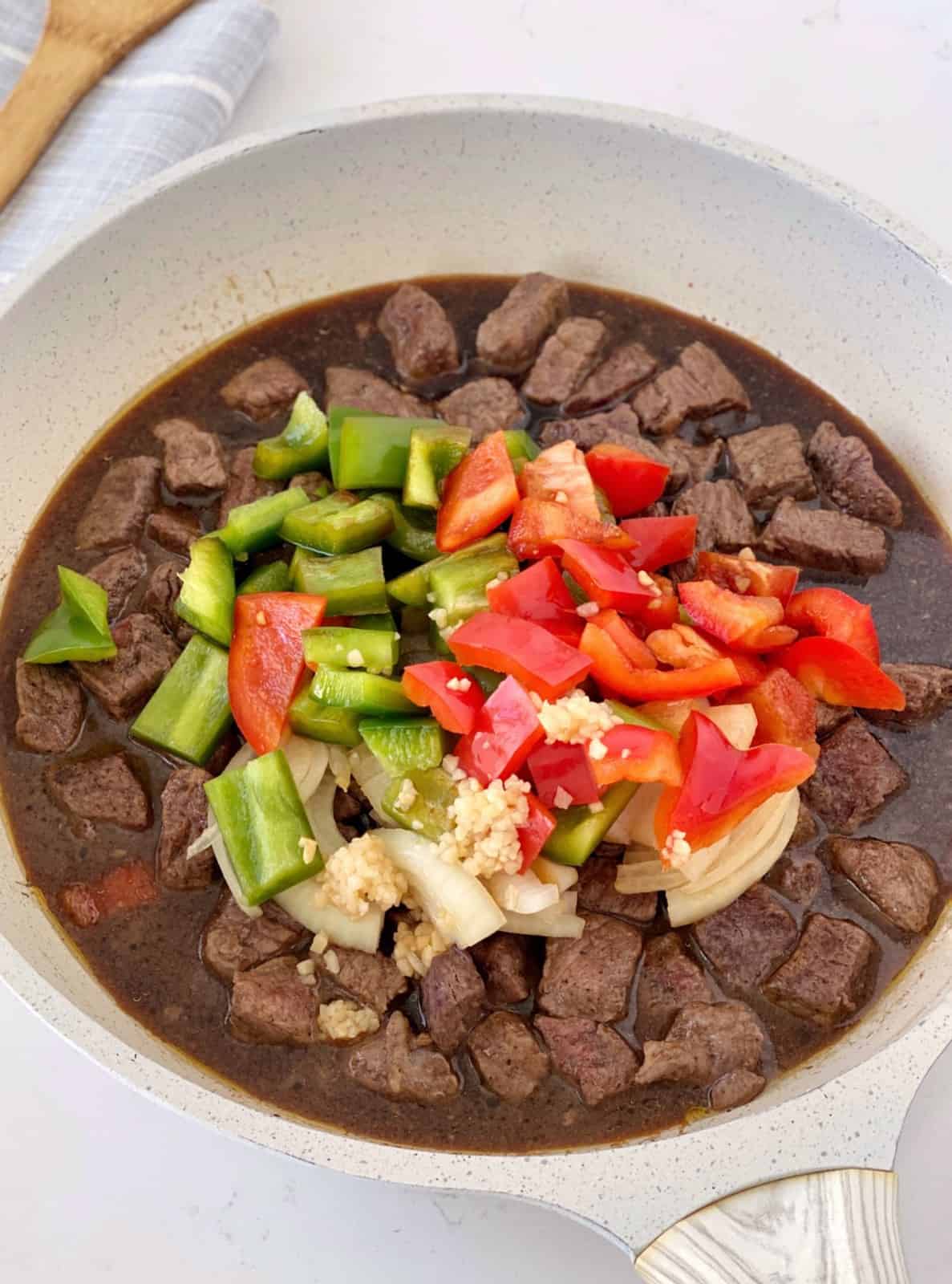 pan of beef with vegetables 