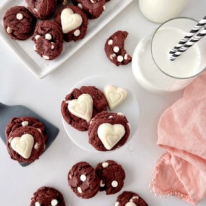 cookies with milk and pink napkin