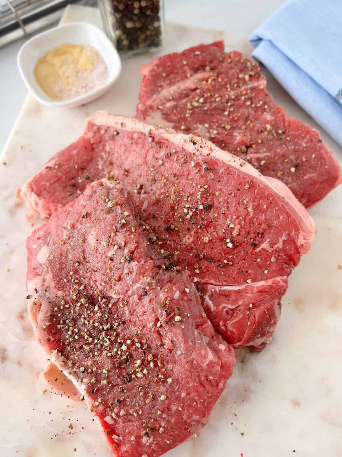 steaks with seasoning 