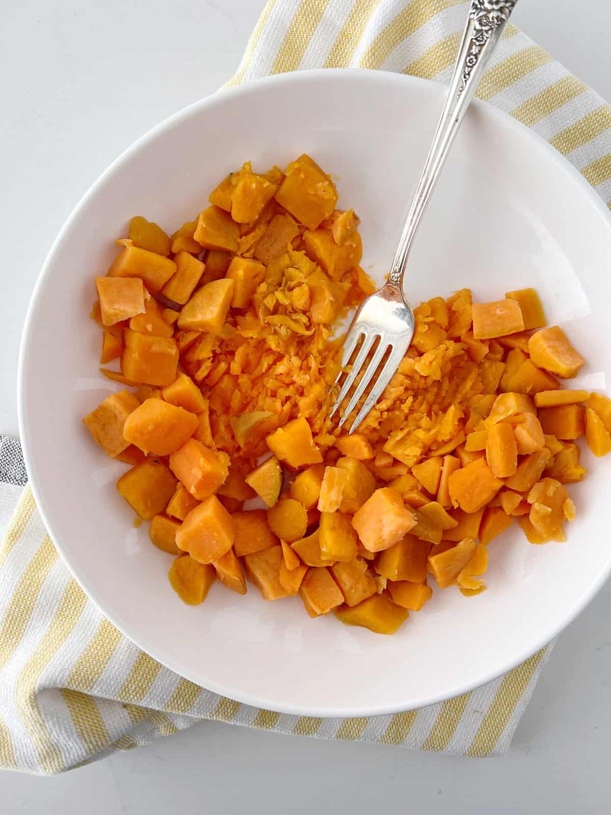 bowl with mashed sweet potatoes 
