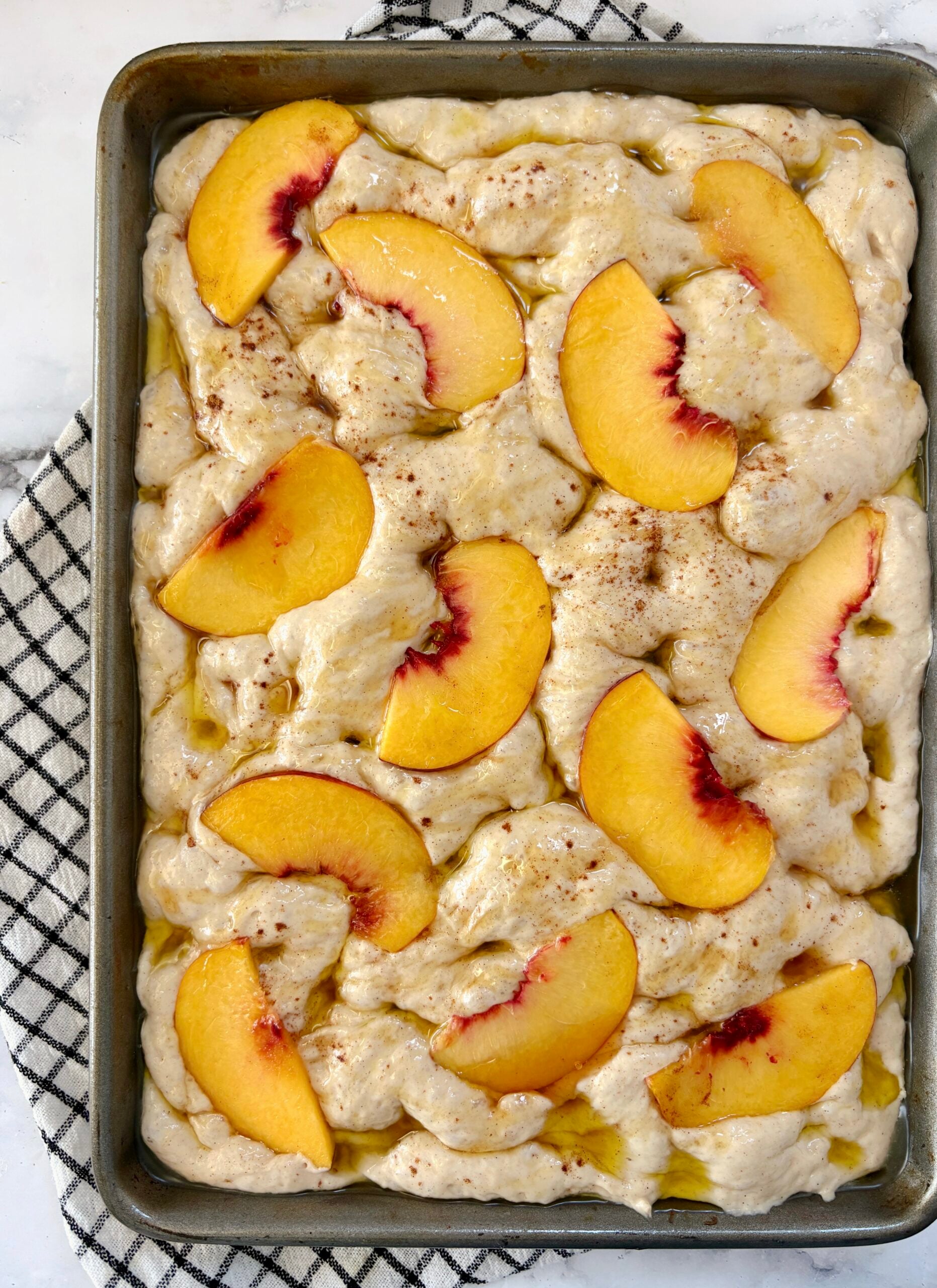 dough with peaches inside divet